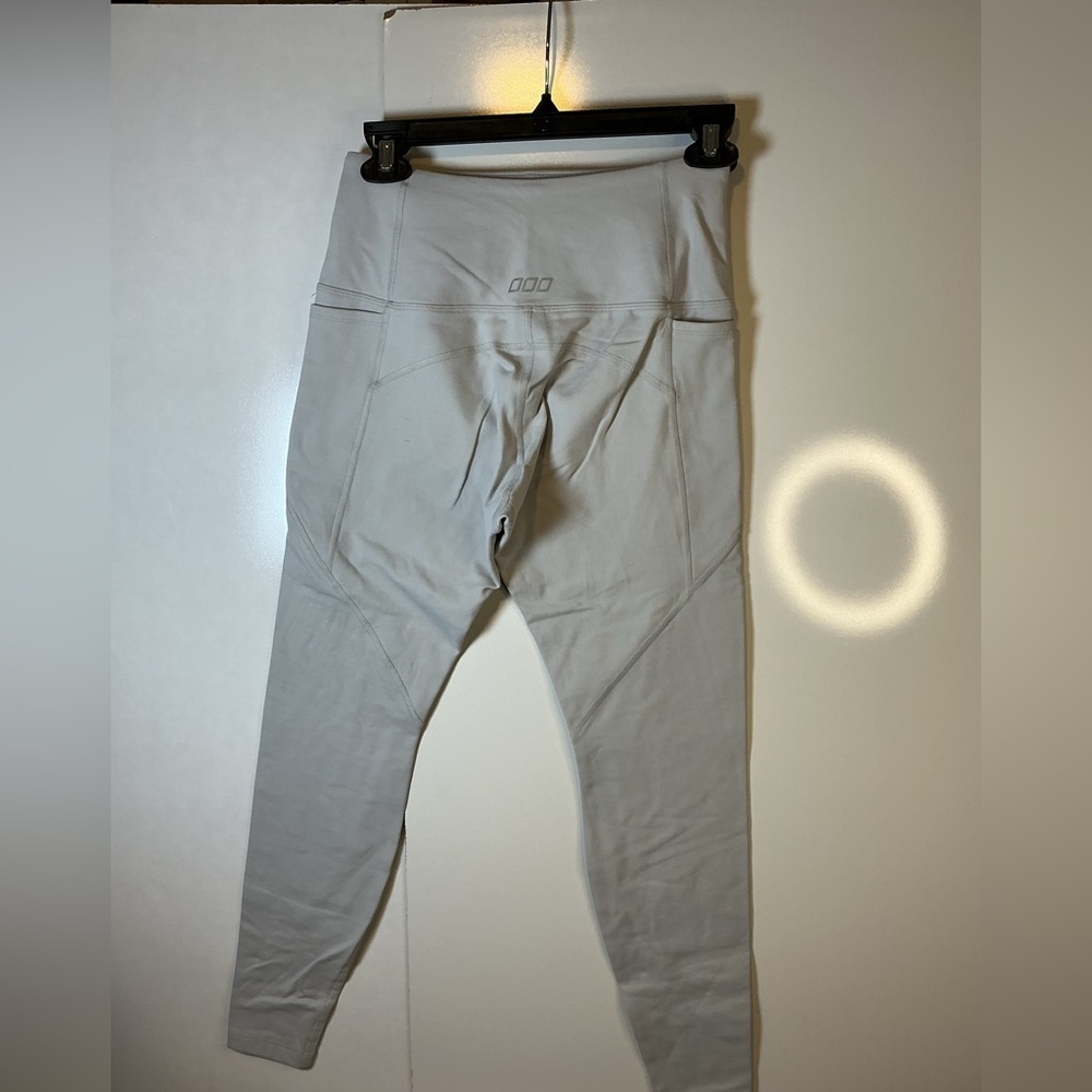 Lorna Jane Soft Gray Active Leggings 0266 - Picture 4 of 5